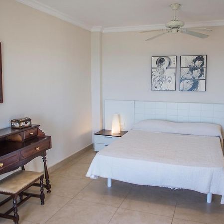 Hamilton Court Aparthotel Santo Tomás Buitenkant foto