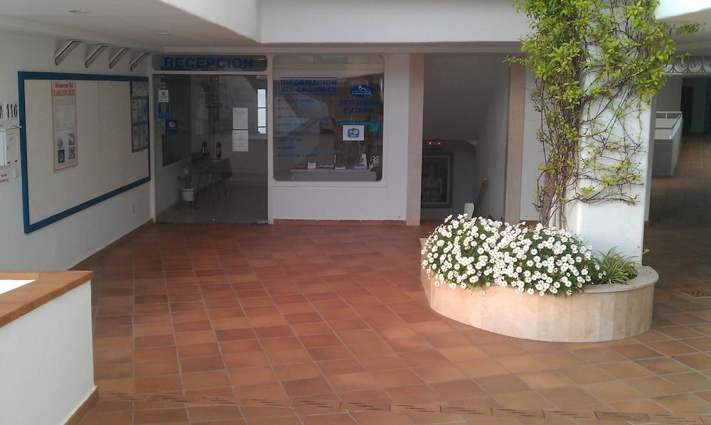 Hamilton Court Aparthotel Santo Tomás Buitenkant foto